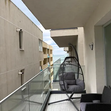 Signature Promenada 2 아파트호텔 Năvodari